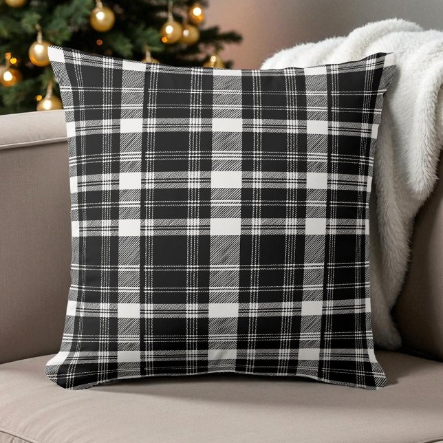 Schwarz-Weiß-Kariertes Muster Modernes Rustikales  Kissen (Black and White Plaid Pattern Modern Rustic Retro Throw Pillow)