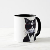 Schwarz-Weiß-Katze in einer Tuxedo- und Bow-Krawat Tasse (VorderseiteRechts)