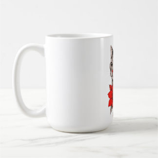 Schwarz-Weiß-Katze mit hellroten Blüten Kaffeetasse