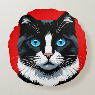 Schwarz-weiß-Katze mit lebendigen blauen Augen Rundes Kissen