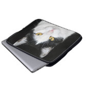 Schwarz-Weiß-Katze-Portrait Laptopschutzhülle (Vorne Knopf)
