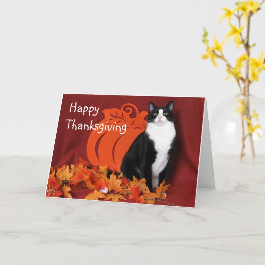 Schwarz-Weiß-Katze sagt glücklich Erntedankfest Karte (Gelbe Blume)