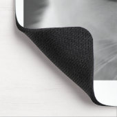 Schwarz-Weiß-Katzen im Gesicht Mousepad (Ecke)