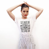 Schwarz-Weiß-Katzenmutter mit Katzenpfoten T-Shirt