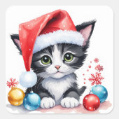 Schwarz-weiß Kitten in Weihnachtsmannmütze Frohe W Quadratischer Aufkleber (Vorderseite)