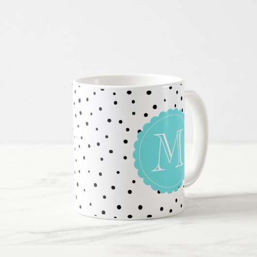 Schwarz-Weiß-Konfetti-Dots Blaue Monogramm-Tasse Kaffeetasse (VorderseiteRechts)