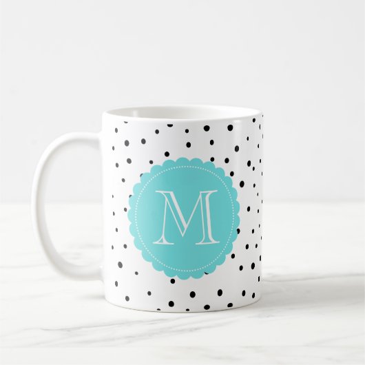 Schwarz-Weiß-Konfetti-Dots Blaue Monogramm-Tasse Kaffeetasse (Links)