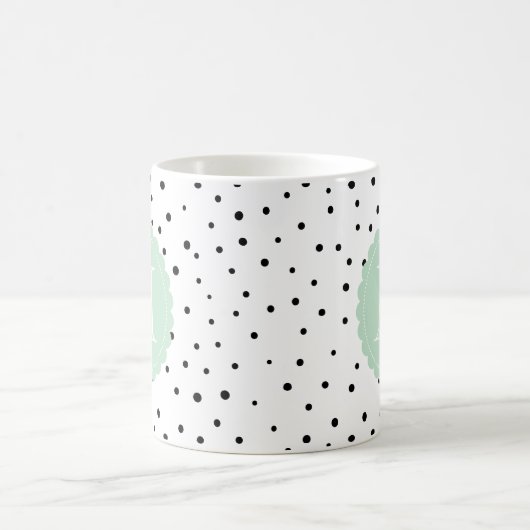 Schwarz-Weiß-Konfetti-Punkte Minze Monogramm-Tasse Kaffeetasse (Mittel)