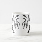 Schwarz-Weiß-Kookaburra am Zweig Zeichnend Kaffeetasse (Mittel)