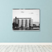 Schwarz-Weiß-Körner-Silos Leinwanddruck (Insitu (Holzboden))
