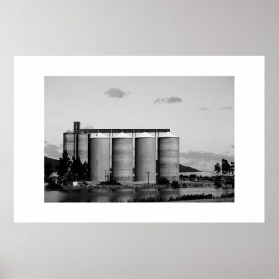 Schwarz-Weiß-Körner-Silos Poster