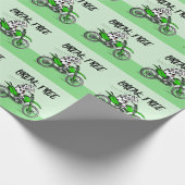 Schwarz-Weiß-Kuh bricht frei Geschenkpapier (Ecke)