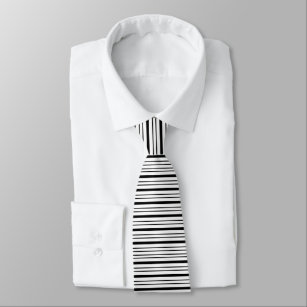 Schwarz-Weiß-Küken und dünne Streifen Krawatte