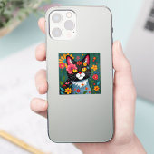Schwarz-Weiß-Kunst-Katze und Blume Whimsikum Aufkleber (Telefon)