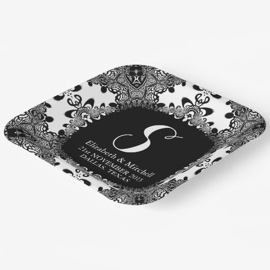 Schwarz-weiß Lacy Tribal Damask Fraktal Lace Pappteller (Gewinkelt)