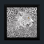 Schwarz-Weiß-Leopard in Punktmuster Geschenkbox<br><div class="desc">Cooler Leopardenkopf mit dunkelbraunem Auge und Profil,  getarnt in seinen eigenen Flecken. Ebenfalls verfügbar mit frontaler Aussicht</div>