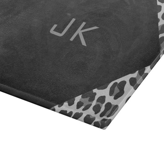 Schwarz-Weiß-Leopard-Printwerbung für Monogramm Schneidebrett (Ecke)