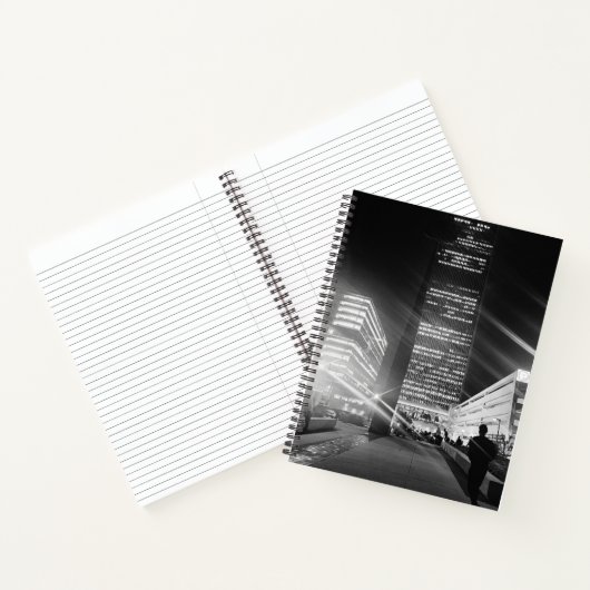 Schwarz-Weiß-Leuchten-Notebook mit Uni Notizblock (Innenseite)