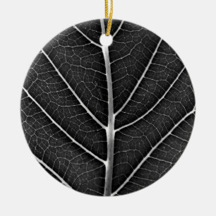 Schwarz-weiß leuchtendes Blatt Nahaufnahme Keramik Ornament