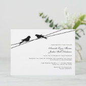 Schwarz-Weiß-Liebesvögel auf einer Wiese Einladung (Stehend Vorderseite)