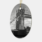 Schwarz-weiß London Tower Bridge UK Travel Keramikornament (Links)