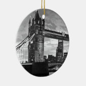 Schwarz-weiß London Tower Bridge UK Travel Keramikornament (Rechts)