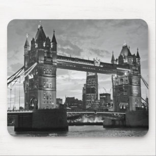Schwarz-weiß London Tower Bridge UK Travel Mousepad