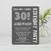 Schwarz-Weiß-Look, der 30 Geburtstag einlädt Einladung (Stehend Vorderseite)