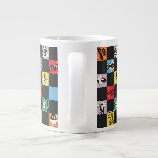 Schwarz-Weiß-LOONEY TUNES™ in bunten Schachbretter Jumbo-Tasse (Rückseite)