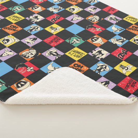 Schwarz-Weiß-LOONEY TUNES™ in bunten Schachbretter Sherpadecke (3/4)