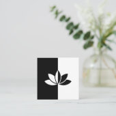 Schwarz-Weiß-Lotus-Blume Quadratische Visitenkarte (Stehend Vorderseite)