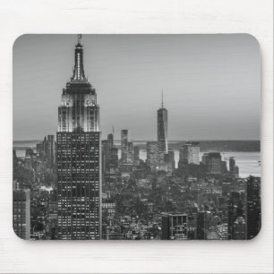 Schwarz-Weiß-Luftbild New Yorks Nacht Mousepad