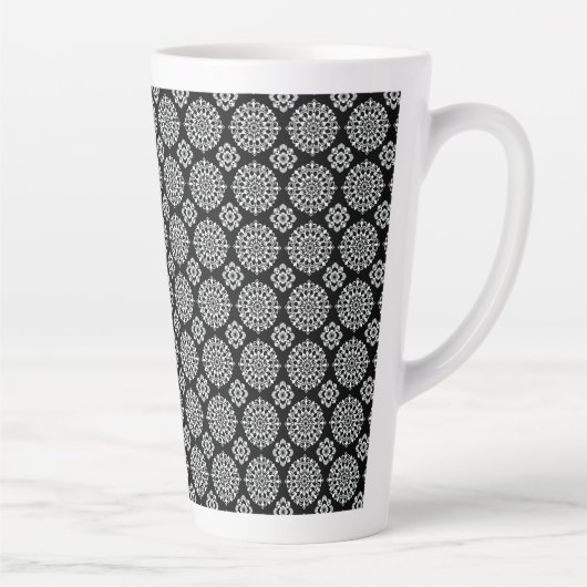 Schwarz-Weiß-Mandala-Design Milchtasse (Rechts)