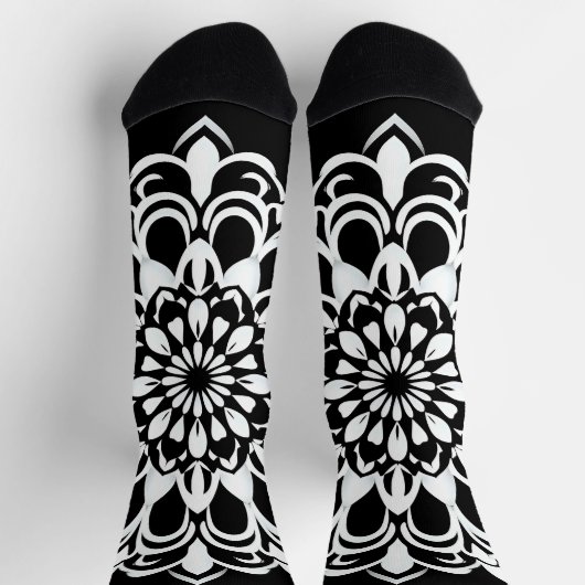 Schwarz-Weiß-Mandala-Design Socken (Oben)