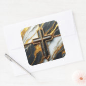 Schwarz-Weiß-Marmor-Kreuz mit Gold Quadratischer Aufkleber (Umschlag)