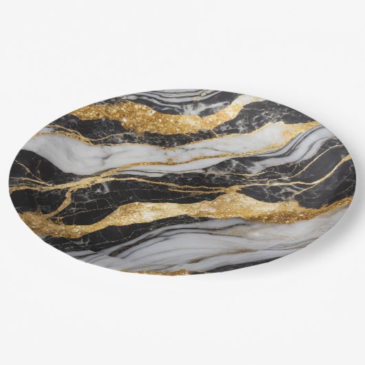 Schwarz-Weiß-Marmor-Muster mit Gold Pappteller (Schrägansicht)