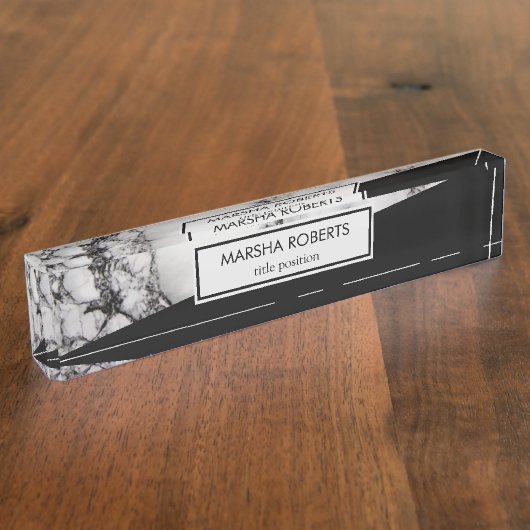 Schwarz-Weiß-Marmor und Dreieck Namensplakette (Seite)