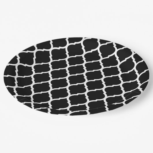 Schwarz-Weiß-Marokkanisch-Quatrefolie Pappteller (Schrägansicht)