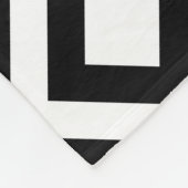 Schwarz-Weiß-Meander Fleecedecke (Ecke)