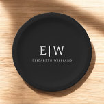 Schwarz-Weiß-Minimalistisch-Modern-Monogramm Pappteller<br><div class="desc">Die Minimalistische Monogram Kollektion Schwarz/Weiß: Einfache Einfachheit und Eleganz in unseren minimalistischen Designs, die so gestaltet sind, dass sie Ihren Stil mühelos erweitern. Diese Kollektion wurde mit einem scharfen Blick für moderne Ästhetik gestaltet und weist elegante Schwarz-Weiß-Designs auf, die durch personalisierte Monogramme noch verstärkt werden. Von der schicken Schreibwaren bis...</div>