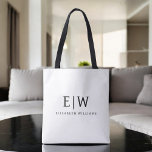 Schwarz-Weiß-Minimalistisch-Modern-Monogramm Tasche<br><div class="desc">Die Minimalistische Monogram Kollektion Schwarz/Weiß: Einfache Einfachheit und Eleganz in unseren minimalistischen Designs, die so gestaltet sind, dass sie Ihren Stil mühelos erweitern. Diese Kollektion wurde mit einem scharfen Blick für moderne Ästhetik gestaltet und weist elegante Schwarz-Weiß-Designs auf, die durch personalisierte Monogramme noch verstärkt werden. Von der schicken Schreibwaren bis...</div>