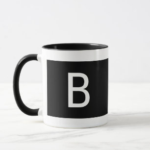 Schwarz-weiß minimalistischer Anfangsbuchstabe für Tasse