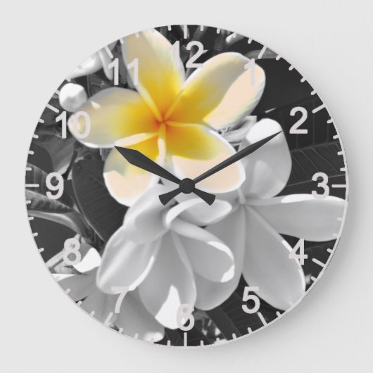 Schwarz-weiß mit einer gelben Frangipani-Uhr Große Wanduhr (Vorderseite)