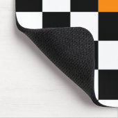 Schwarz, weiß, mit gelb orangefarbener Karton Mousepad (Ecke)