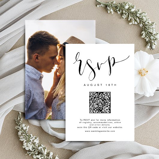 Schwarz-weiß Modern Simple Script Hochzeit QR-Code RSVP Karte