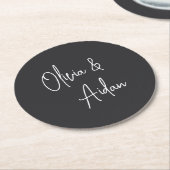 Schwarz-Weiß-Moderne handgeschriebene SkriptWeddin Runder Pappuntersetzer (Angewinkelt)