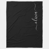 Schwarz-weiß Modernes Minimalistisches Monogramm Fleecedecke (Vorderseite)