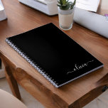 Schwarz-weiß Modernes Minimalistisches Monogramm Notizblock<br><div class="desc">Die Minimalistische Monogram Kollektion Schwarz/Weiß: Einfache Einfachheit und Eleganz in unseren minimalistischen Designs, die so gestaltet sind, dass sie Ihren Stil mühelos erweitern. Diese Kollektion wurde mit einem scharfen Blick für moderne Ästhetik gestaltet und weist elegante Schwarz-Weiß-Designs auf, die durch personalisierte Monogramme noch verstärkt werden. Von der schicken Schreibwaren bis...</div>
