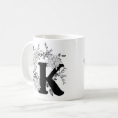 Schwarz-Weiß-Monogramm-Floral Kaffeetasse (Vorderseite Links)