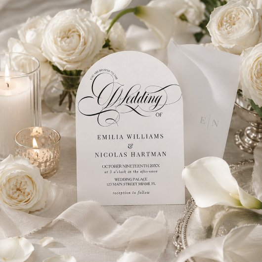 Schwarz-Weiß-Monogramm in einer Hochzeit Einladung